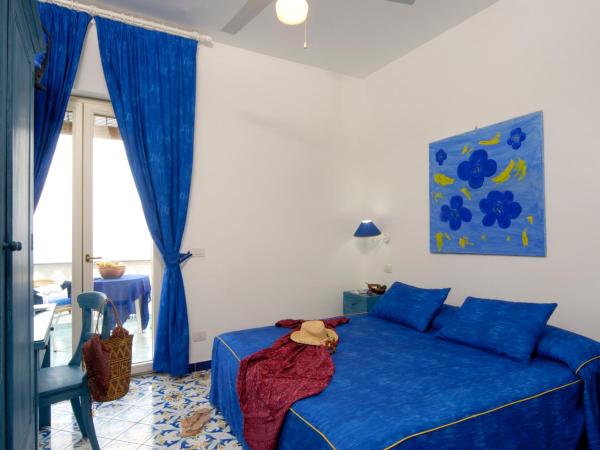 Hotel La Sirenella : photo 3 de la chambre chambre double ou lits jumeaux avec accès à la plage