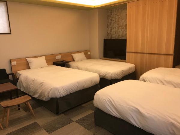 Hotel Yururito Osaka : photo 6 de la chambre chambre quadruple avec baignoire