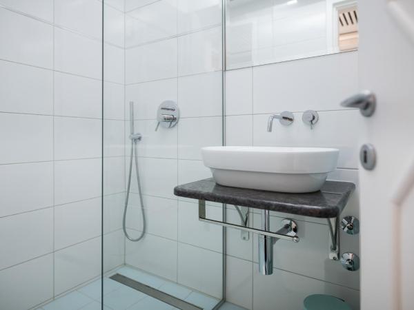 Hotel Porec : photo 5 de la chambre chambre double ou lits jumeaux avec balcon