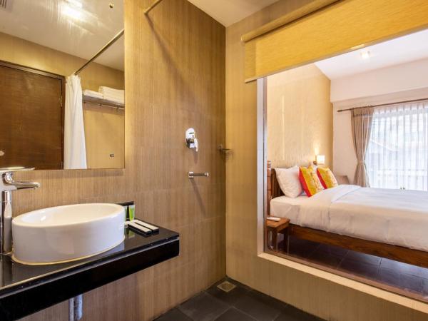 Hotel Mala Pokhara : photo 4 de la chambre chambre supérieure lit queen-size