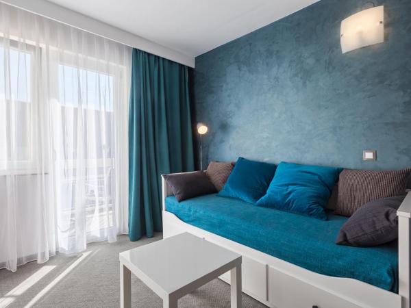 Hotel Porec : photo 4 de la chambre chambre familiale avec balcon