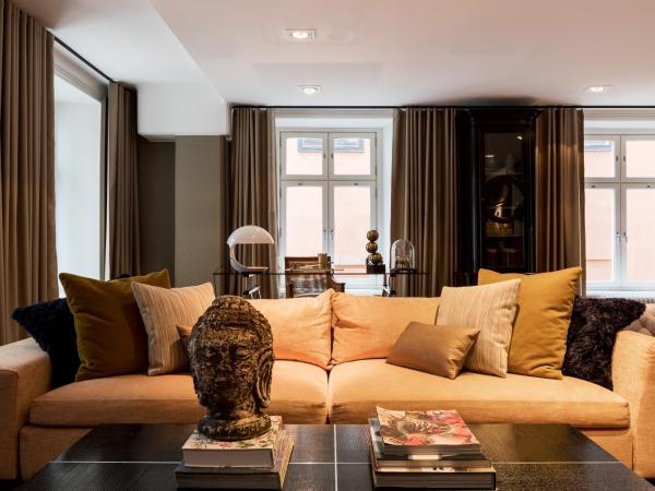 Lydmar Hotel : photo 5 de la chambre grande chambre lit king-size - vue sur rue