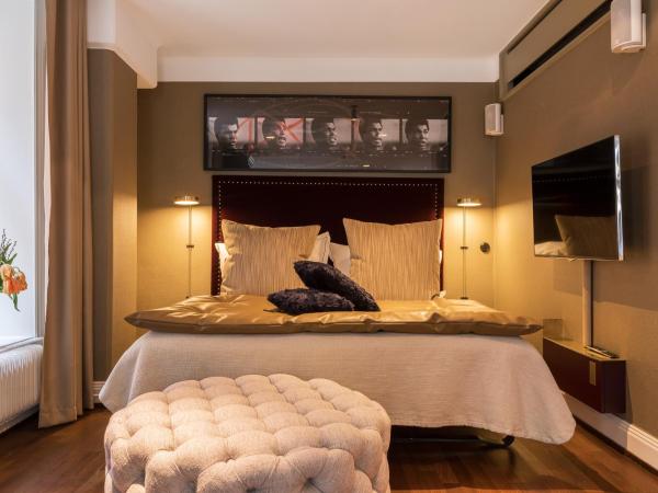 Lydmar Hotel : photo 2 de la chambre grande chambre lit king-size - vue sur rue