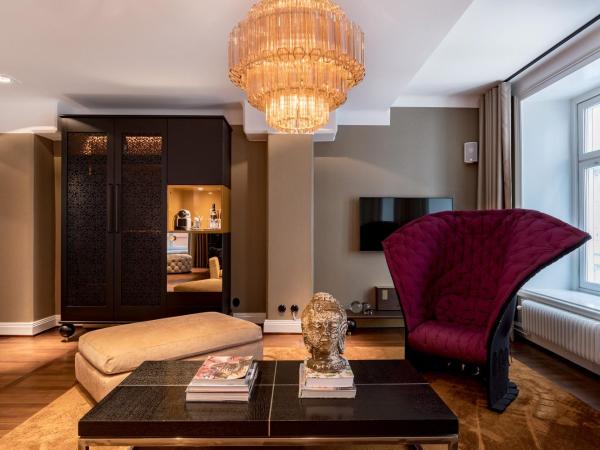 Lydmar Hotel : photo 3 de la chambre grande chambre lit king-size - vue sur rue