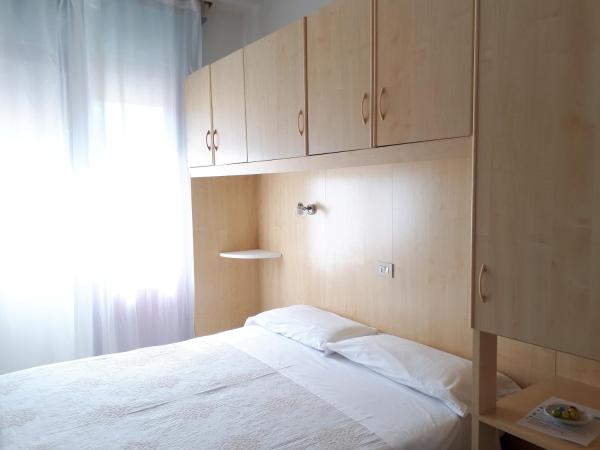 Hotel Villa Dina : photo 4 de la chambre chambre double