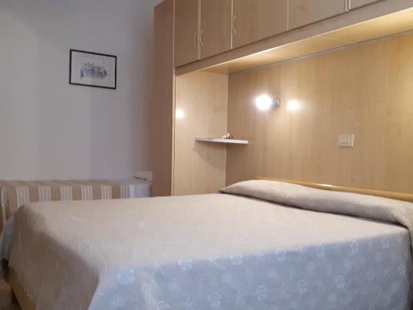 Hotel Villa Dina : photo 8 de la chambre chambre triple