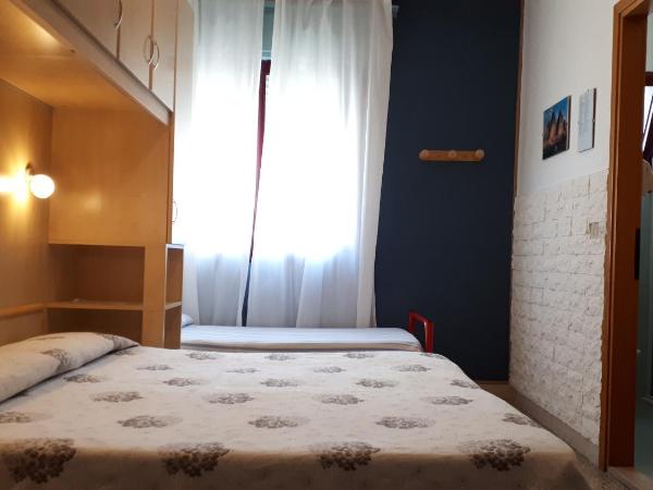 Hotel Villa Dina : photo 7 de la chambre chambre triple basique