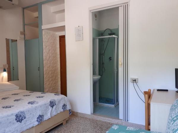 Hotel Villa Dina : photo 9 de la chambre chambre triple basique