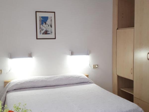 Hotel Villa Dina : photo 3 de la chambre chambre double