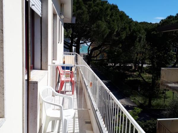 Hotel Villa Dina : photo 6 de la chambre chambre familiale (5 adultes)