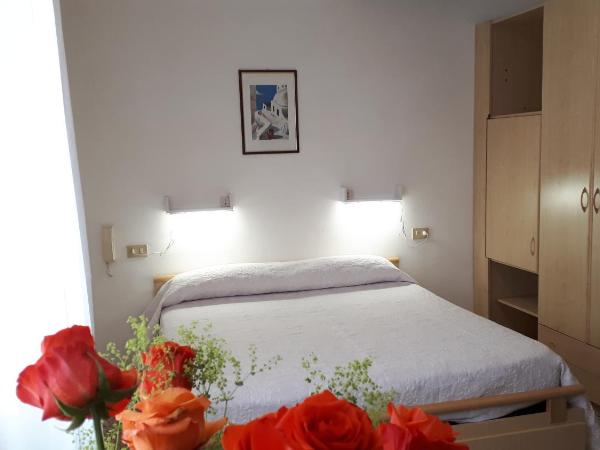 Hotel Villa Dina : photo 2 de la chambre chambre double