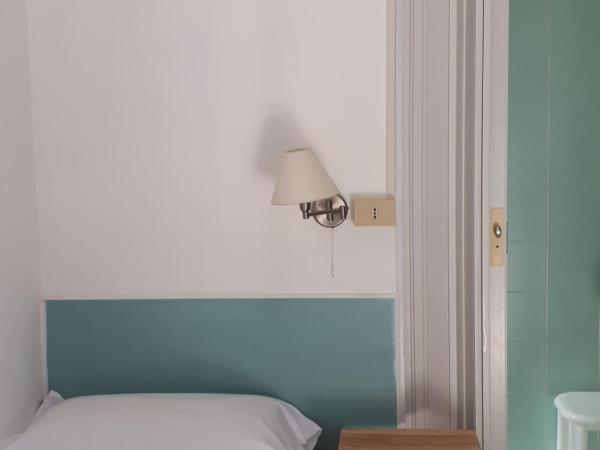 Hotel Villa Dina : photo 8 de la chambre chambre simple