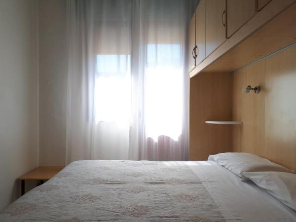 Hotel Villa Dina : photo 10 de la chambre chambre double