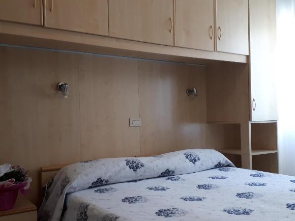 Hotel Villa Dina : photo 9 de la chambre chambre double