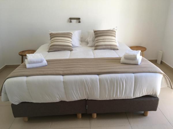 White Myth : photo 5 de la chambre chambre supérieure avec balcon - vue sur mer