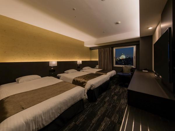 KKR Hotel Osaka : photo 1 de la chambre chambre lits jumeaux avec lit d'appoint – vue sur château – non-fumeurs