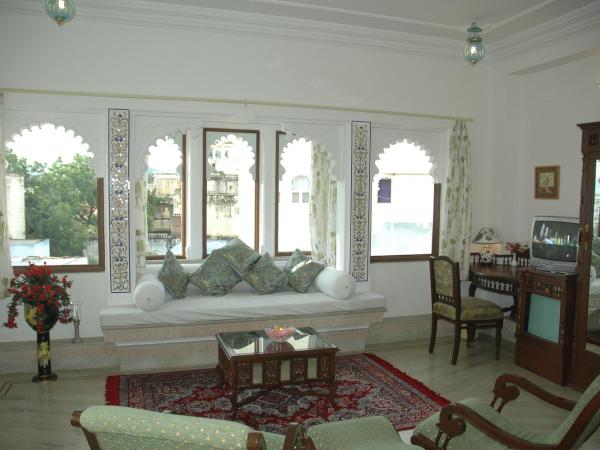 Raj Niwas : photo 6 de la chambre suite lit king-size