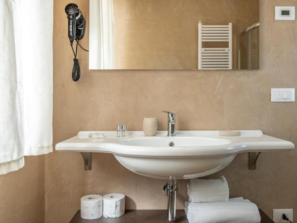 La Nuova Corte Rooms : photo 7 de la chambre chambre quadruple avec terrasse