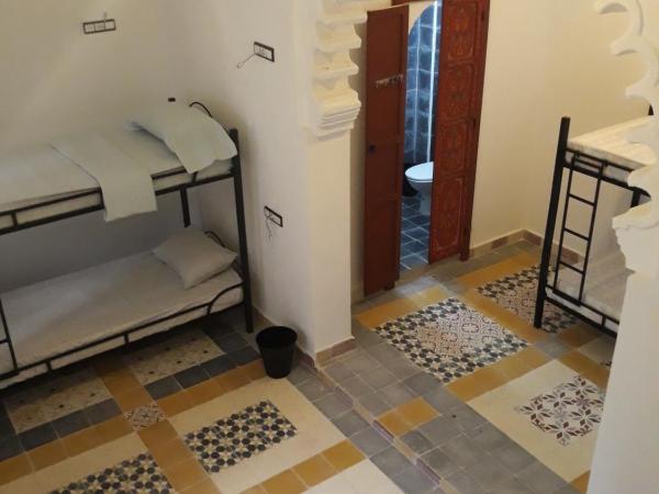 The Riad Hostel Tangier : photo 4 de la chambre lit dans dortoir mixte de 8 lits