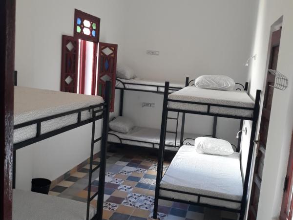 The Riad Hostel Tangier : photo 5 de la chambre lit dans dortoir pour femmes de 6 lits