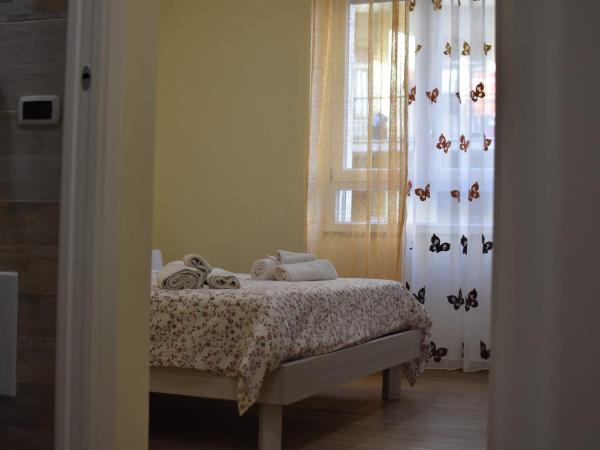 Via Trento 30 : photo 8 de la chambre chambre triple avec salle de bains privative