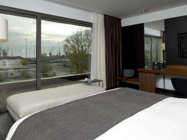 The Met Hotel Thessaloniki, a Member of Design Hotels : photo 2 de la chambre suite affaires