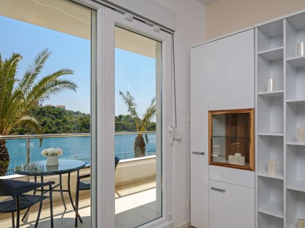 Perla Resort : photo 7 de la chambre appartement 1 chambre avec balcon et vue sur mer