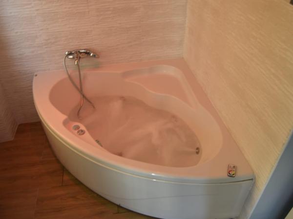 Via Trento 30 : photo 8 de la chambre suite avec baignoire spa
