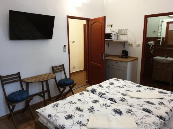 Guest House Orczy Park : photo 8 de la chambre chambre standard lit queen-size