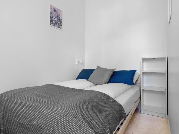 Fabryka : photo 4 de la chambre chambre double supérieure avec salle de bains commune