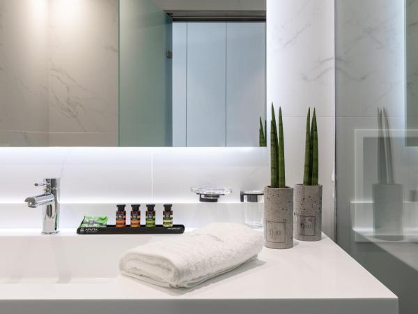 Messinian Icon Hotel & Suites : photo 3 de la chambre chambre double ou lits jumeaux standard - vue sur mer