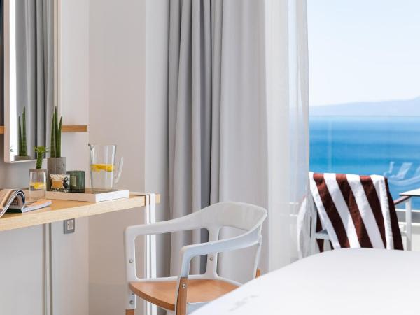 Messinian Icon Hotel & Suites : photo 4 de la chambre chambre double ou lits jumeaux supérieure - vue sur mer