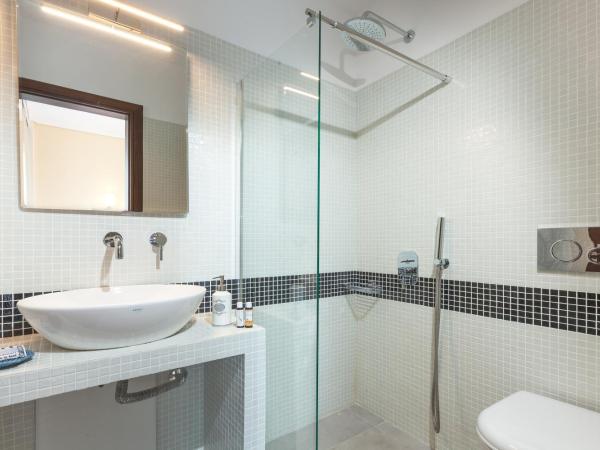 Minavra Hotel : photo 4 de la chambre chambre triple supérieure - vue sur mer