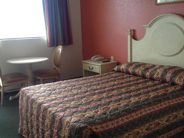 New Orleans Inn : photo 1 de la chambre chambre lit queen-size 