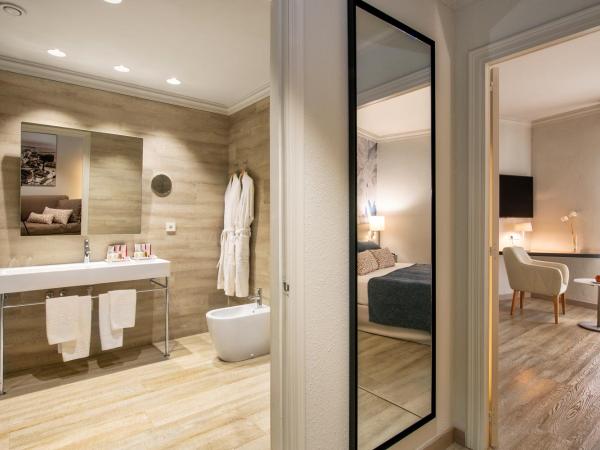 Salles Hotel Málaga Centro : photo 2 de la chambre chambre familiale (2 adultes et 2 enfants)