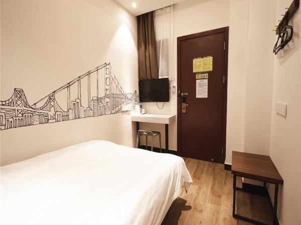 Meego Yes Hotel : photo 5 de la chambre chambre double avec fenêtre