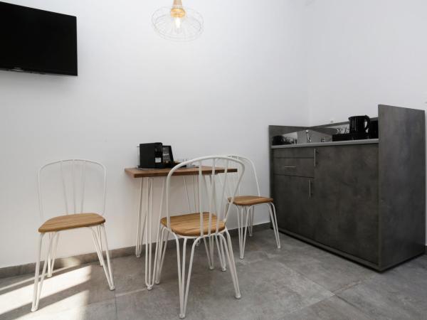 Morfoula's Studios : photo 6 de la chambre studio supérieur (2 adultes)