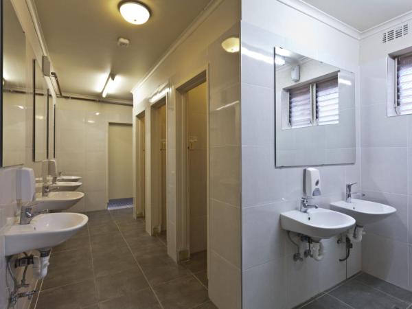 City Centre Budget Hotel : photo 3 de la chambre chambre simple avec salle de bains commune