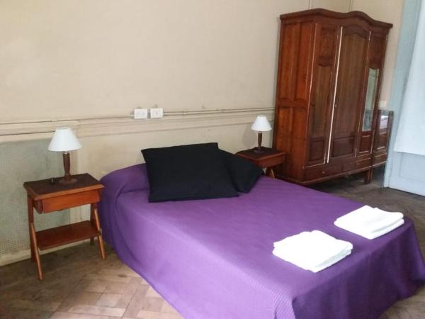 Hotel El Pibe : photo 6 de la chambre chambre triple basique avec salle de bains commune