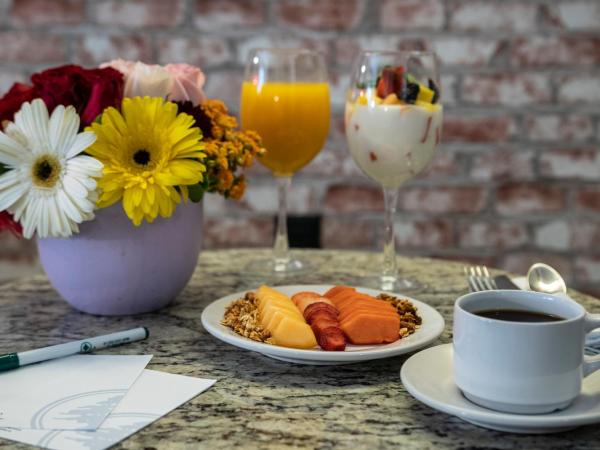 Hotel Ronda Minerva : photo 1 de la chambre chambre double supérieure avec deux lits doubles