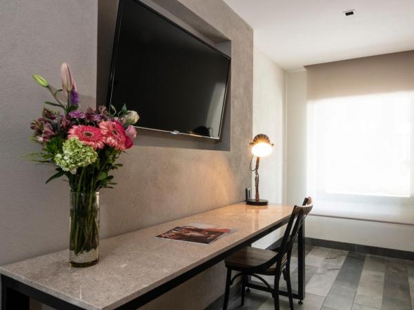 Hotel Ronda Minerva : photo 2 de la chambre chambre double supérieure avec deux lits doubles