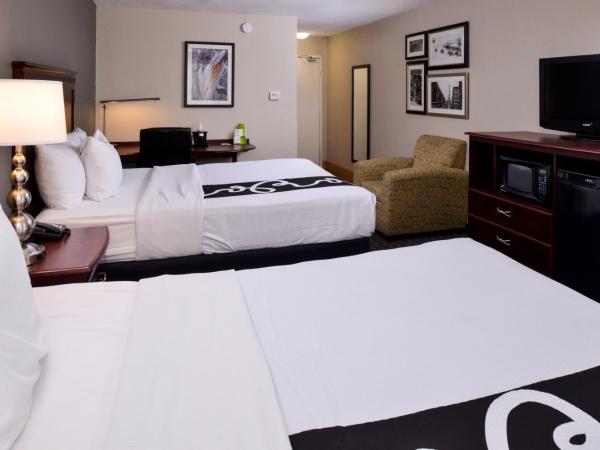 La Quinta by Wyndham Indianapolis South : photo 5 de la chambre chambre deluxe avec 2 lits queen-size