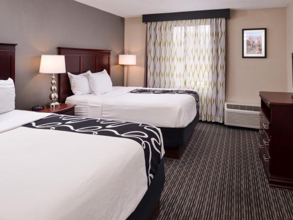 La Quinta by Wyndham Indianapolis South : photo 6 de la chambre chambre deluxe avec 2 lits queen-size