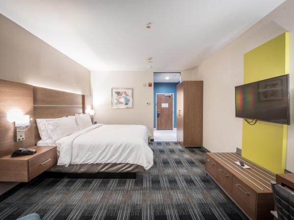 Holiday Inn Express & Suites - Houston Westchase - Westheimer, an IHG Hotel : photo 1 de la chambre chambre lit king-size pour personnes à mobilité réduite avec douche accessible en fauteuil roulant - non-fumeurs
