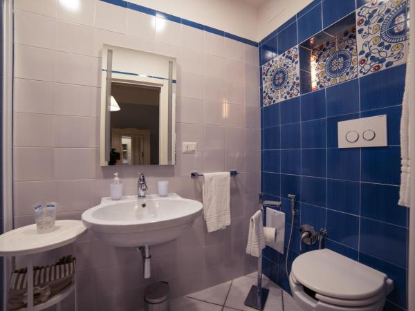 La Tartaruga : photo 10 de la chambre chambre double avec salle de bains privative