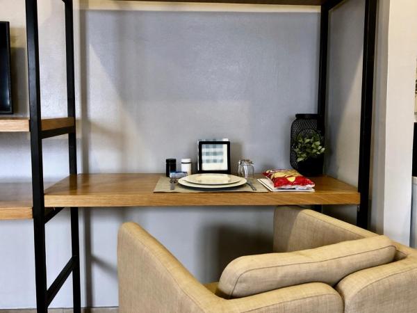 Suite Loc Luxury Aparthotel : photo 6 de la chambre studio pop art