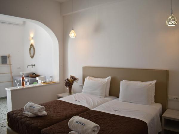 Andriani's Guest House : photo 6 de la chambre chambre double deluxe avec balcon - vue sur mer