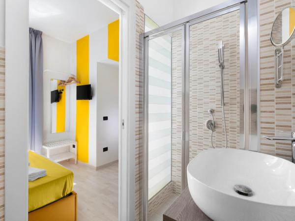 Rainbow Napoli : photo 4 de la chambre chambre double