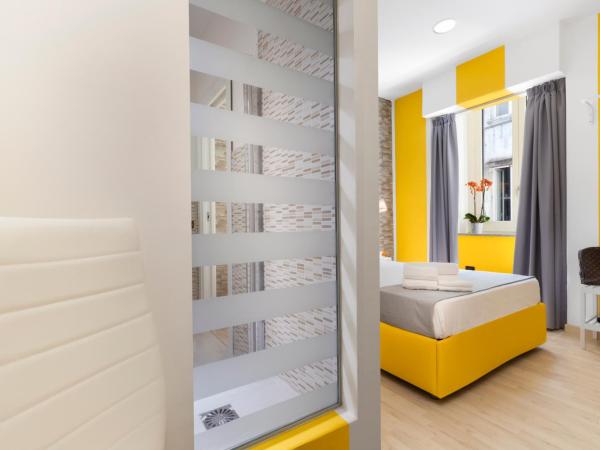 Rainbow Napoli : photo 1 de la chambre chambre double