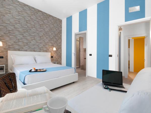 Rainbow Napoli : photo 3 de la chambre chambre double avec balcon